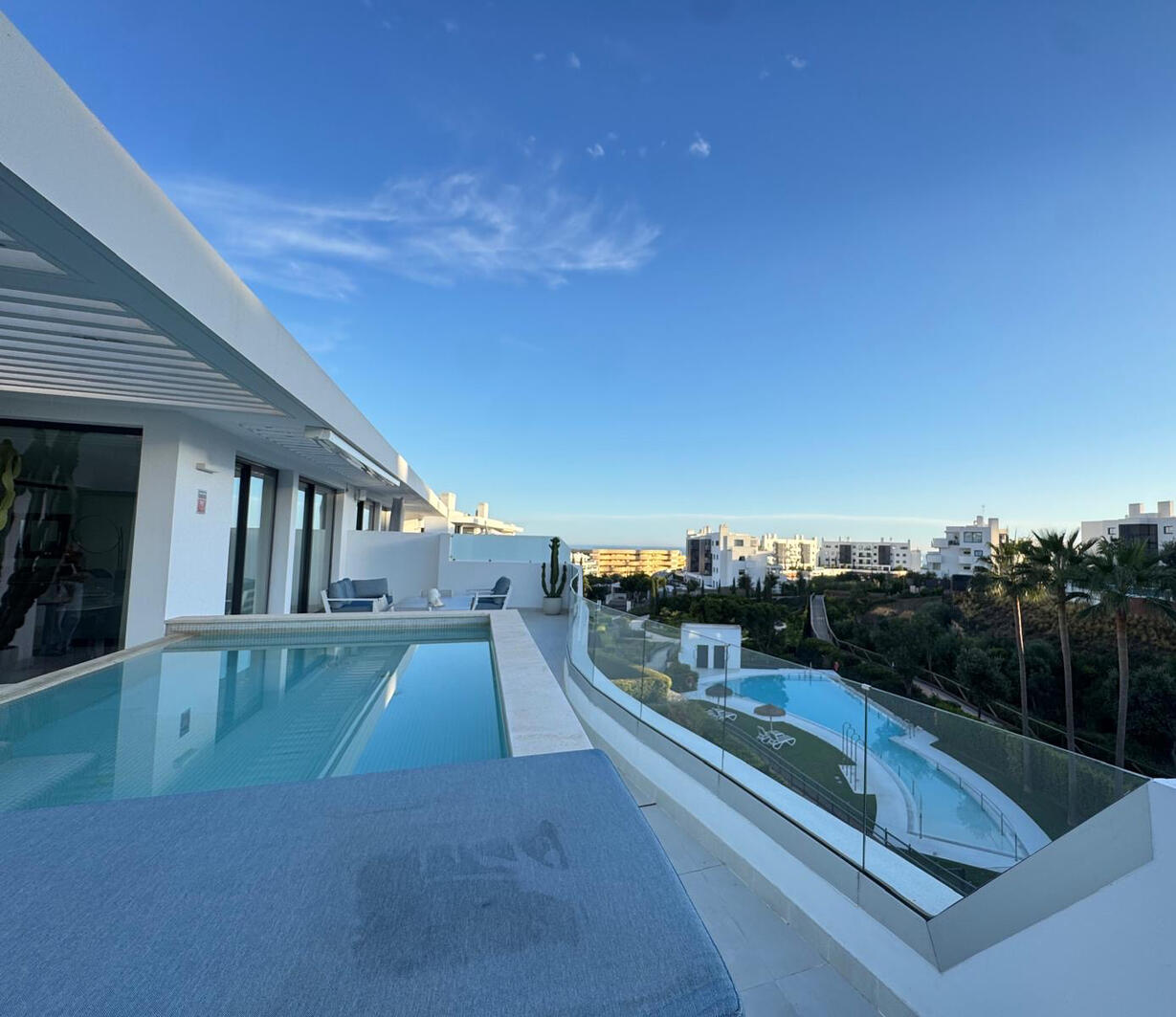 Luxury Penthouse – Higuerón West. Luxury penthouse with private pool and terrace in Higuerón West, Fuengirola.